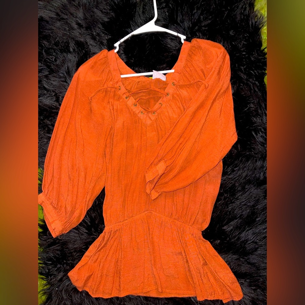 Cute Orange Top!